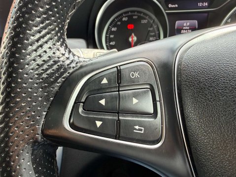 Mercedes-Benz GLA 1.6 GLA180 Urban Edition SUV 5dr Petrol 7G-DCT Euro 6 (s/s) (122 ps) 37