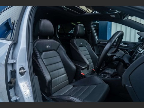 Volkswagen Golf 2.0 Golf R TSi Semi-Auto 4WD 5dr 10