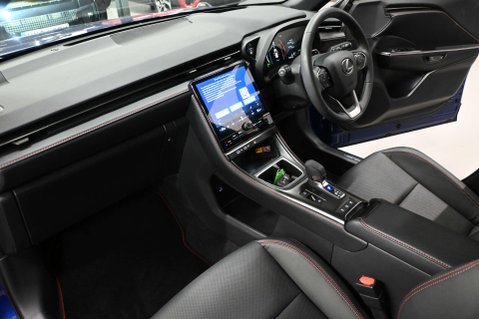 Lexus LBX 1.5 LBX Premium + CVT 5dr 28