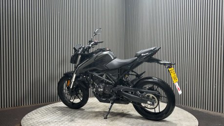 Voge R 2025 ONLY 913 MILES GREAT RUNNING PROJECT BIKE SPARES OR REPAIR 5