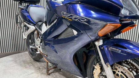 Honda VFR 2002 VTEC ONLY 23K GOOD RUNNING PROJECT BIKE 800CC TOURER 26