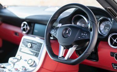 Mercedes-Benz SLS AMG 13