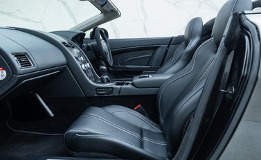 Aston Martin V12 Vantage S ROADSTER 16