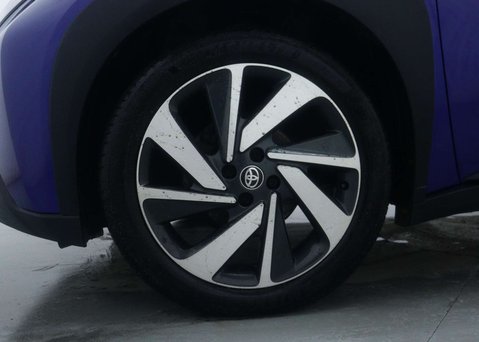 Toyota Aygo X 1.0 Aygo X Edge VVT-i Auto 5dr 19