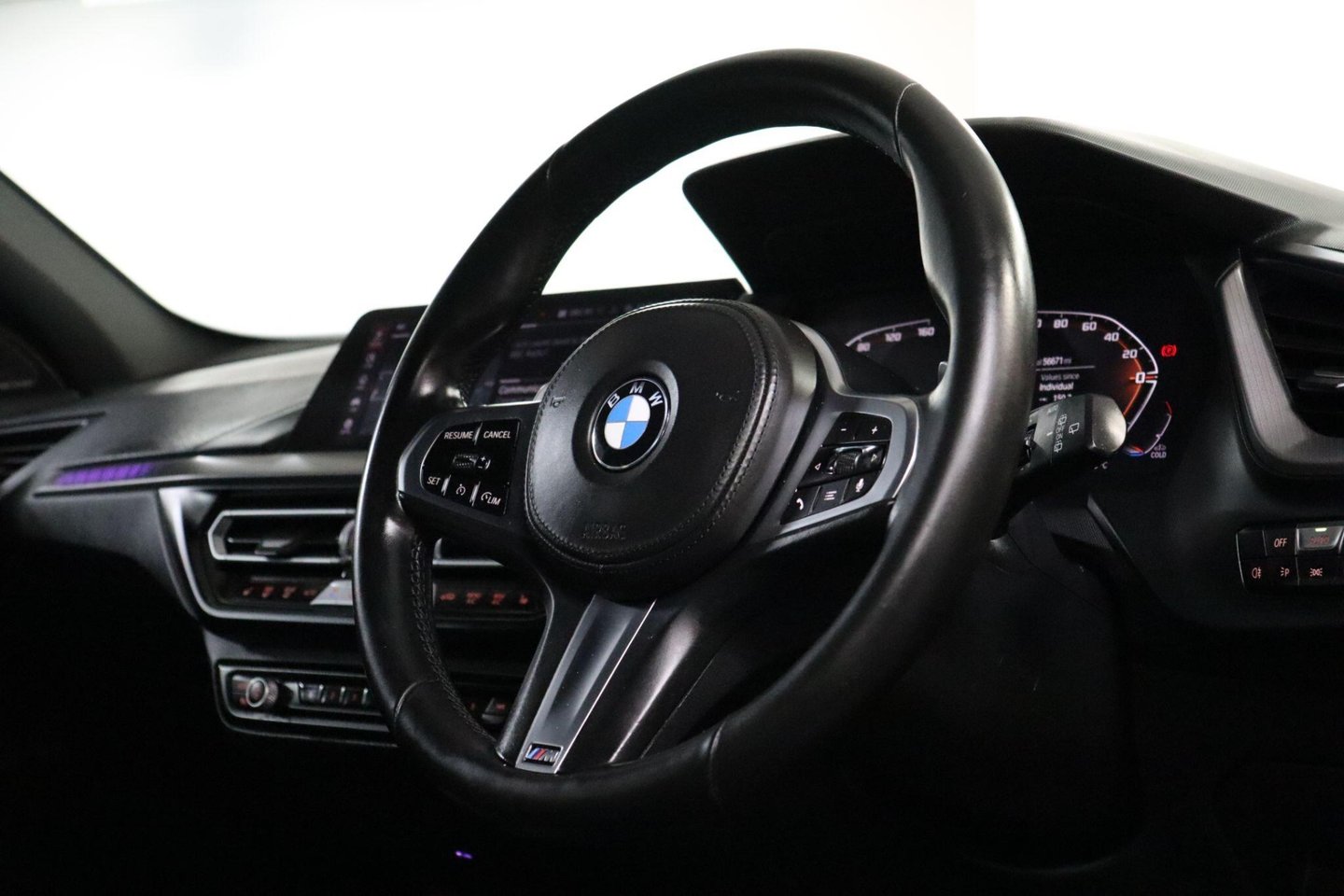 2021 BMW 1 Series — image 10