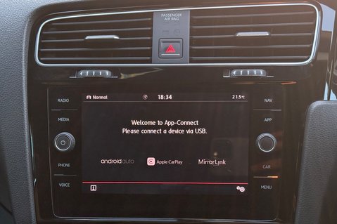 Volkswagen Golf GTI PERFORMANCE TSI DSG - PANORAMIC SUNROOF  40