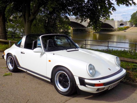 Porsche 911 CARRERA 3.2 TARGA 54