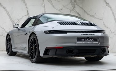Porsche 911 Targa 4 GTS (992) 13