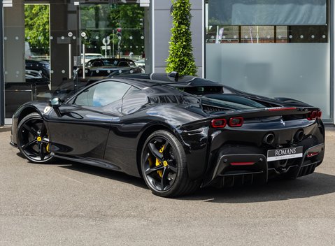 Ferrari SF90 Stradale 4