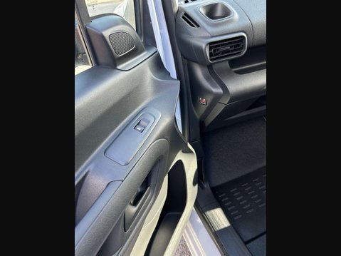 Vauxhall Combo 1.5 Turbo D 2300 Pro Panel Van 5dr Diesel Manual L1 H1 Euro 6 (s/s) (100 ps 25