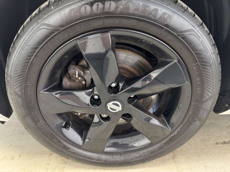 Nissan LEAF Leaf Black Edition 5dr 9