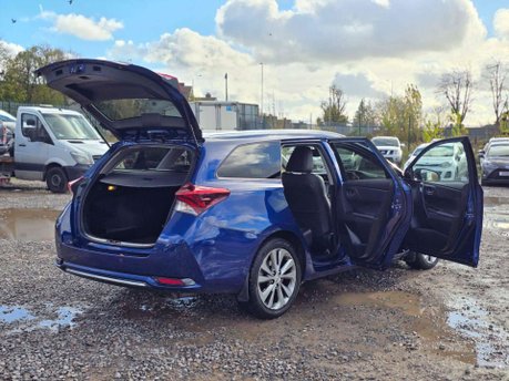 Toyota Auris 1.8 VVT-h Excel Touring Sports 5dr Petrol Hybrid CVT Euro 6 (s/s) (136 ps) 14