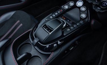 Aston Martin V8 Vantage ROADSTER 27