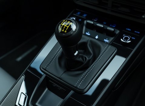 Porsche 911 GT3 TOURING (992) 25