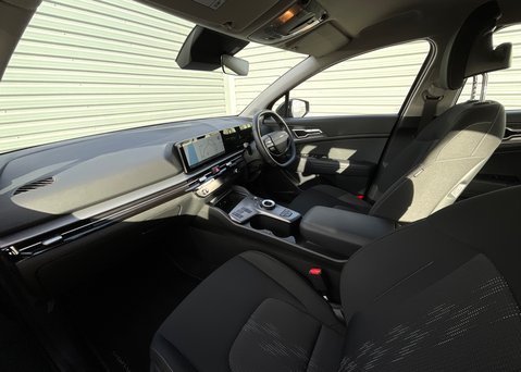 Kia Sportage 1.6 T-GDi HEV Pure 15