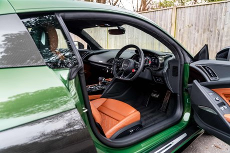 Audi R8 V10 PERFORMANCE EDITION. RWD. SONOMA GREEN. CARBON EXT. FULL PPF. B&O. 10