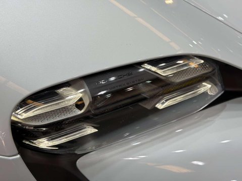 Porsche Taycan Performance Plus 93.4kWh Saloon 4dr Electric Auto RWD (476 ps) 35