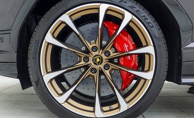 Lamborghini Urus S 8