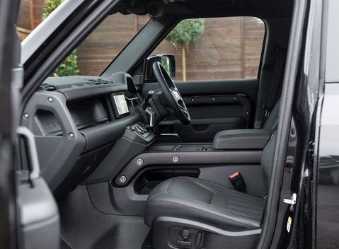 Land Rover Defender 110 X P400 18