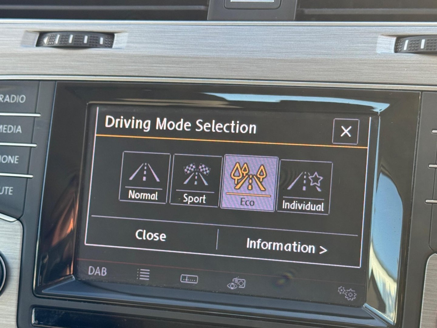 2014 Volkswagen Golf — image 20