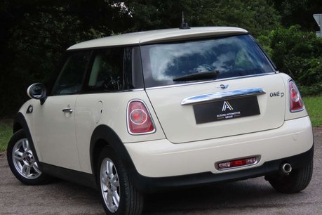 Mini Hatch 1.6 One D Euro 5 (s/s) 3dr 7