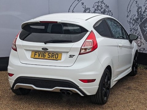 Ford Fiesta ST-3 7