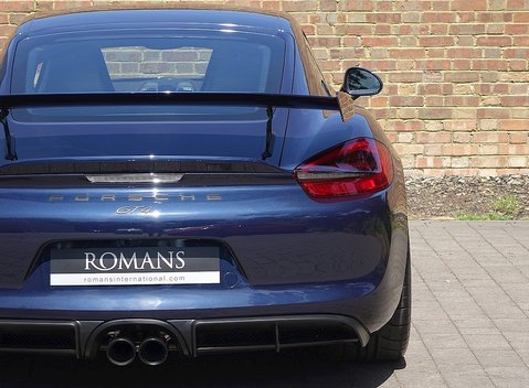 Porsche Cayman GT4 15