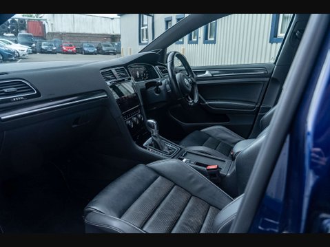 Volkswagen Golf 2.0 Golf R TSi 4Motion Semi-Auto 4WD 5dr 9