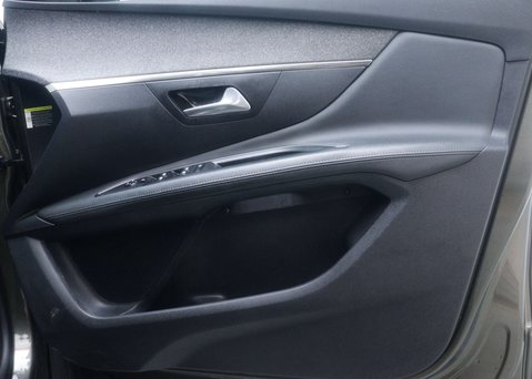 Peugeot 3008 1.5 3008 Allure Blue HDi S/S 5dr 37