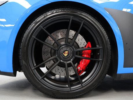 Porsche 911 Carrera GTS - Rear-Axle Steering, 18-Way Seats, Panoramic Roof and More Service History