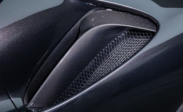 Ferrari SF90 Stradale 33