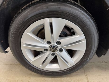 Volkswagen Golf 1.5 Golf Life TSi 5dr 9
