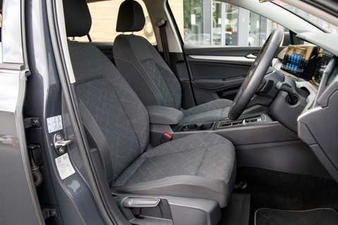 Volkswagen Golf LIFE ETSI DSG 38