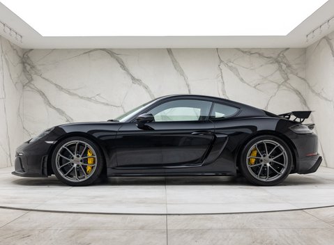 Porsche Cayman GT4 (718) 5