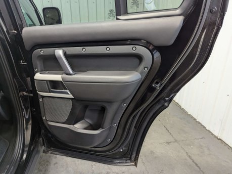 Land Rover Defender 2.0 Defender X-Dynamic HSE PHEV Auto 4WD 5dr 63