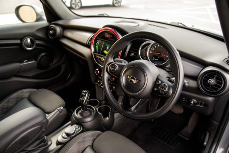 Mini Hatch COOPER