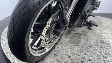 MBP C 2024 ONLY 3K 1 OWNER CRUISER BIKE 1000CC TOURER BIKE 44