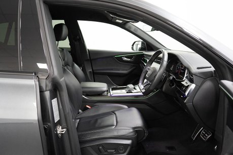 Audi Q8 3.0 TFSI V6 55 Black Edition SUV 5dr Petrol Tiptronic quattro Euro 6 (s/s) 4