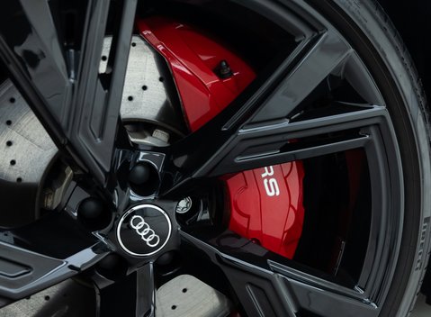 Audi RS6 Avant Carbon Black 28