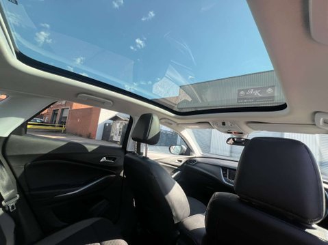 Vauxhall Grandland X 1.2 Grandland X Sport Nav T S/S 5dr *NATIONAL DELIVERY* 14