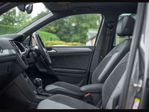 Volkswagen Tiguan 1.5 Tiguan R-Line TSi Evo Semi-Auto 5dr 44