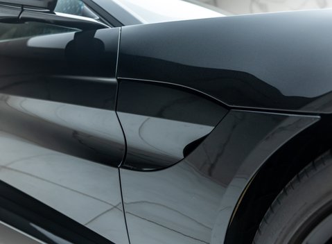 Aston Martin Vantage V8 38