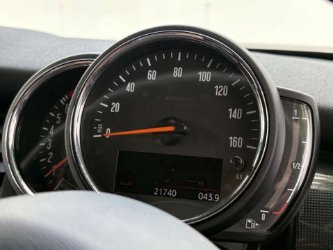 Mini Hatch 1.5 Cooper Auto 5dr 44