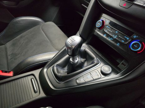 Ford Focus 2.3T EcoBoost RS Hatchback 5dr Petrol Manual AWD Euro 6 (s/s) (350 ps) 21