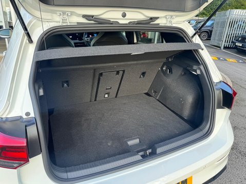 Volkswagen Golf R-LINE ETSI DSG 29