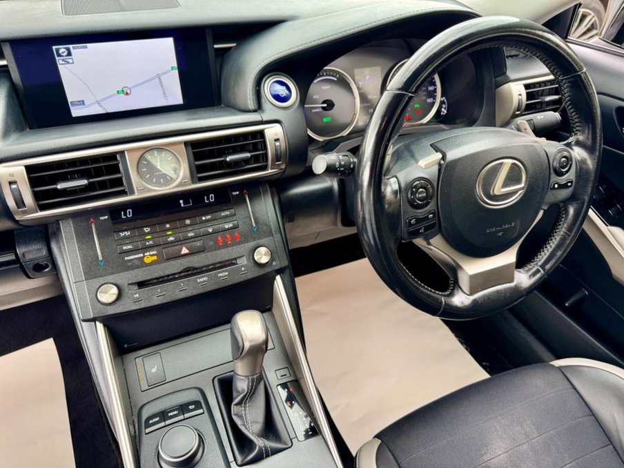 2016 Lexus Is — image 13
