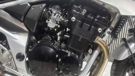 Suzuki Bandit 2005 18K NEW MOT IDEAL FIRST BIG BIKE A2 650CC COMMUTER BIKE 35