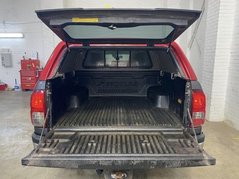 Toyota Hilux INVINCIBLE 4WD D-4D DCB 7