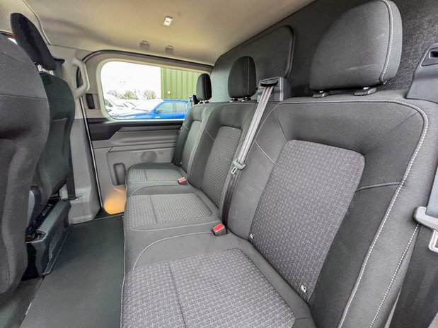 Ford Transit Custom Crew Cab AUTO LWB L2H1 Trend 280 Air Con Sport Alloys Camera Sensors SELECT 10