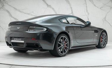 Aston Martin V12 Vantage S 6